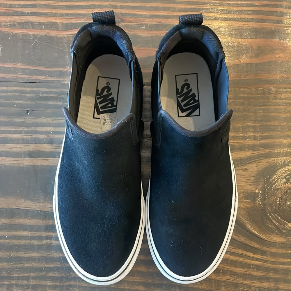 Women’s VANS Hightop Sneakers - Picture 4 of 7